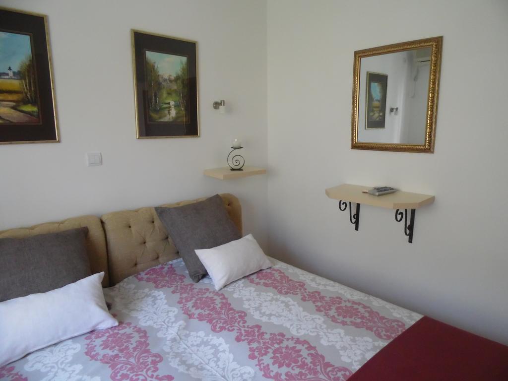 Apartments Slavica Jovanovic Sveti Stefan Ruang foto