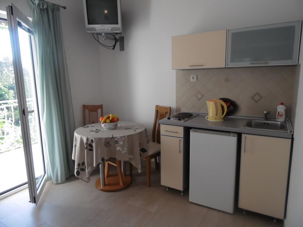 Apartments Slavica Jovanovic Sveti Stefan Ruang foto