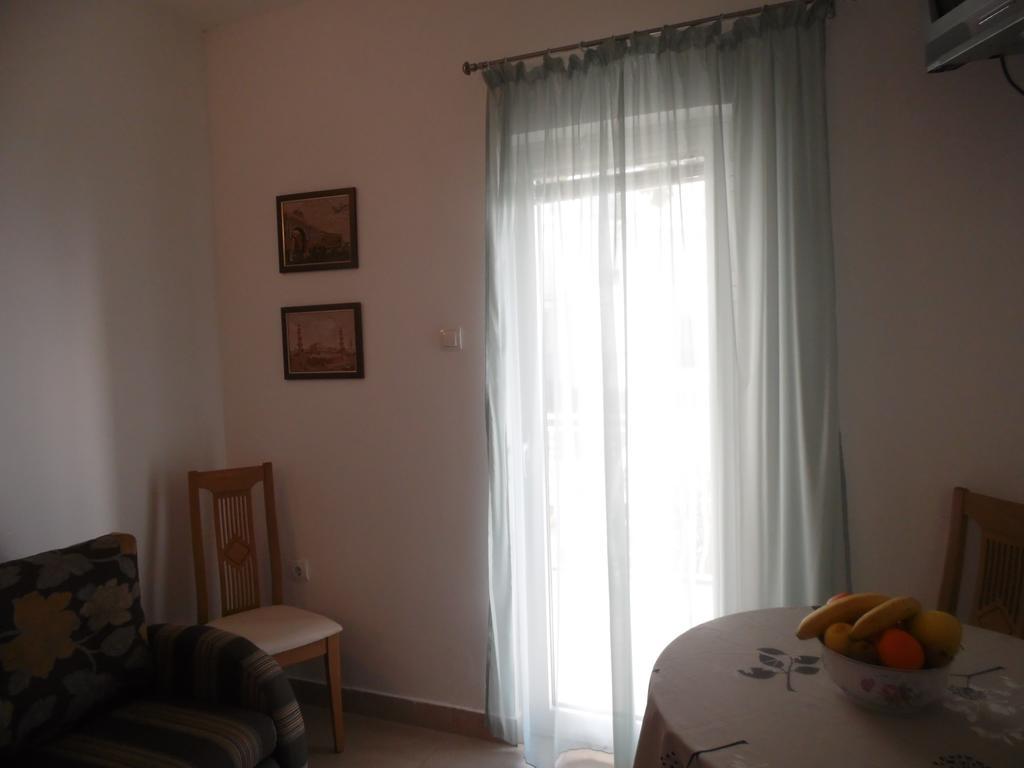 Apartments Slavica Jovanovic Sveti Stefan Ruang foto