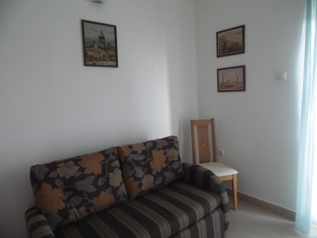 Apartments Slavica Jovanovic Sveti Stefan Ruang foto