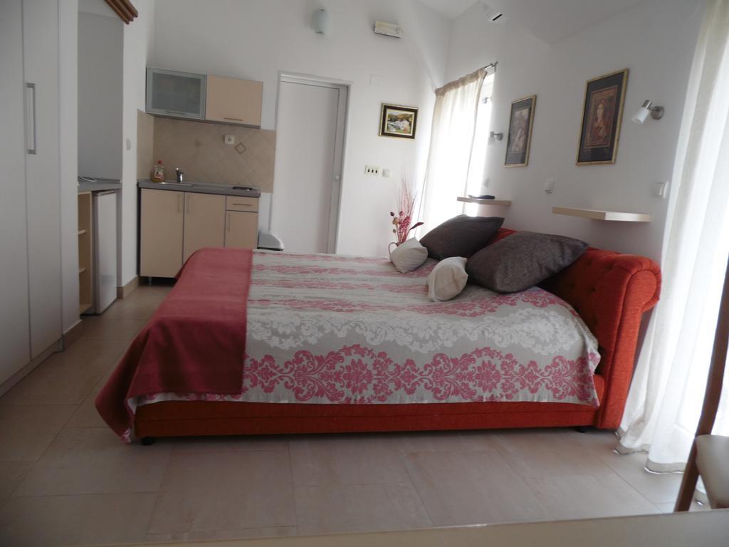 Apartments Slavica Jovanovic Sveti Stefan Ruang foto