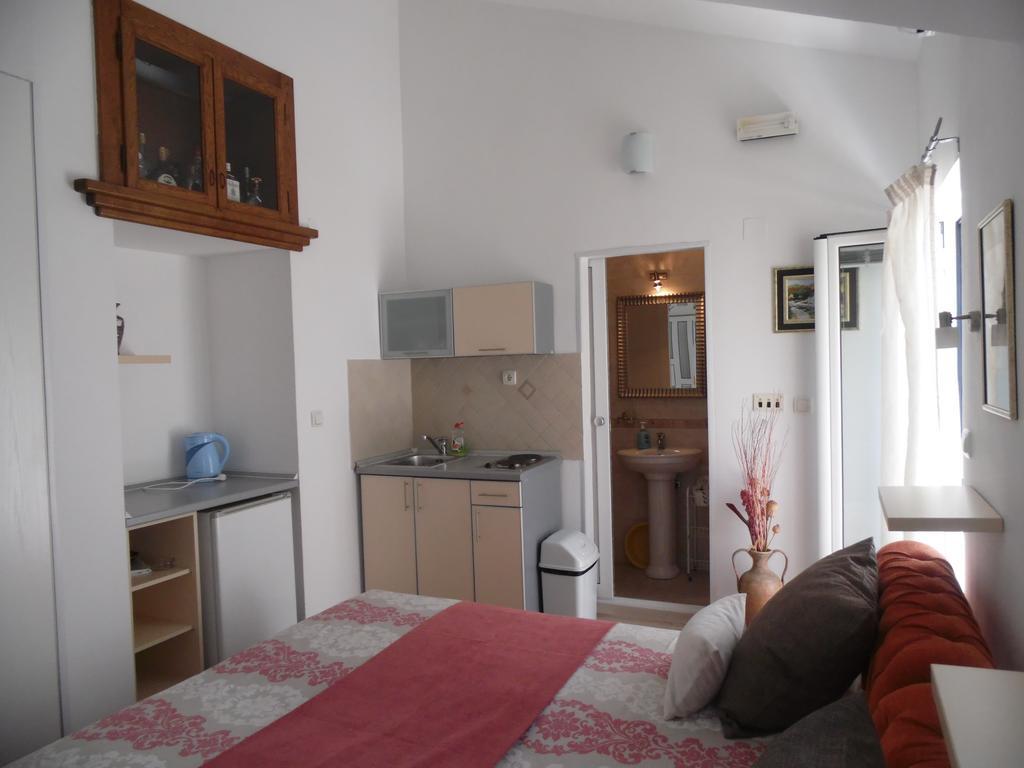 Apartments Slavica Jovanovic Sveti Stefan Bagian luar foto