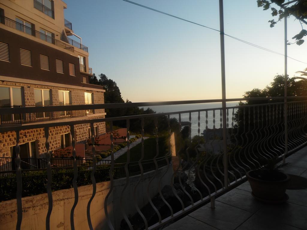 Apartments Slavica Jovanovic Sveti Stefan Bagian luar foto