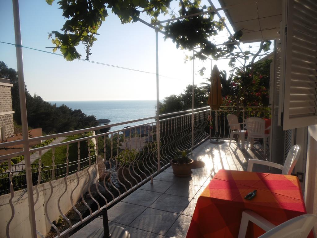 Apartments Slavica Jovanovic Sveti Stefan Bagian luar foto