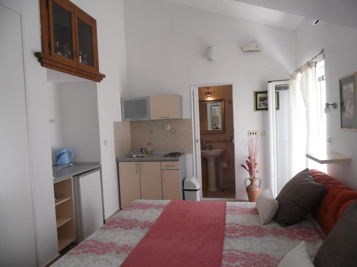 Apartments Slavica Jovanovic Sveti Stefan Bagian luar foto