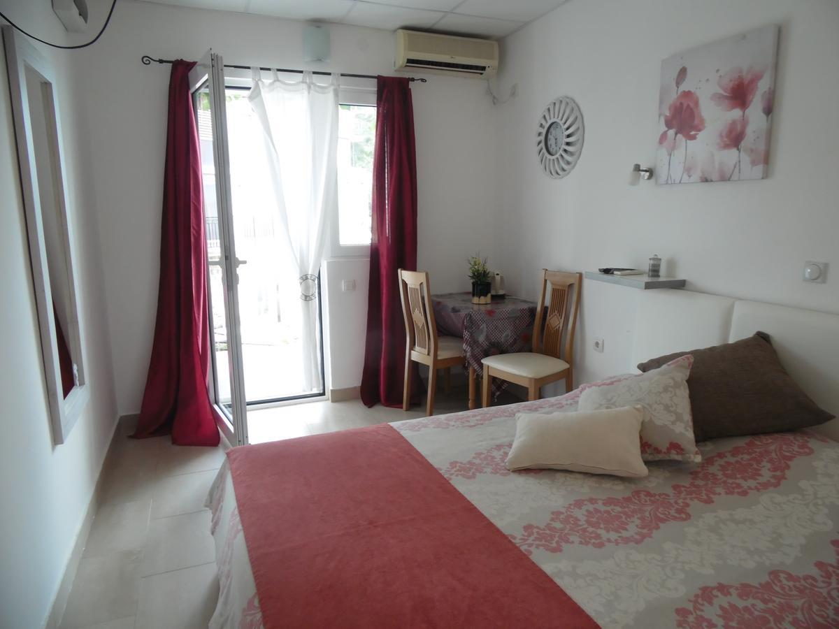 Apartments Slavica Jovanovic Sveti Stefan Bagian luar foto