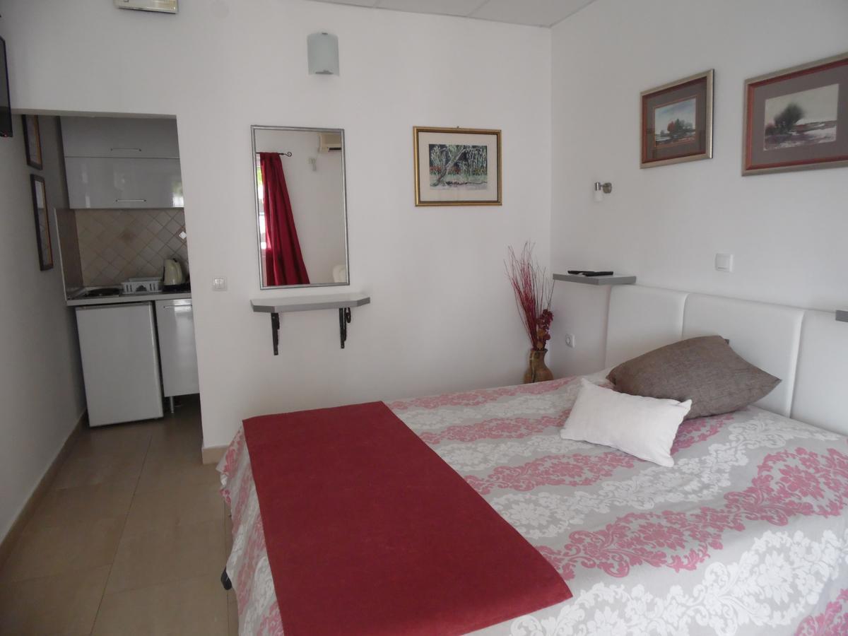 Apartments Slavica Jovanovic Sveti Stefan Bagian luar foto