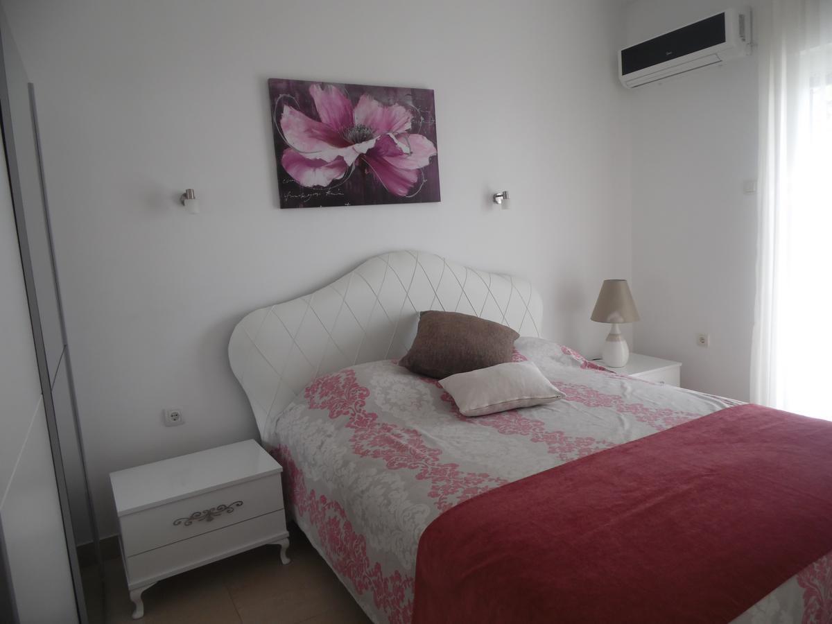 Apartments Slavica Jovanovic Sveti Stefan Bagian luar foto