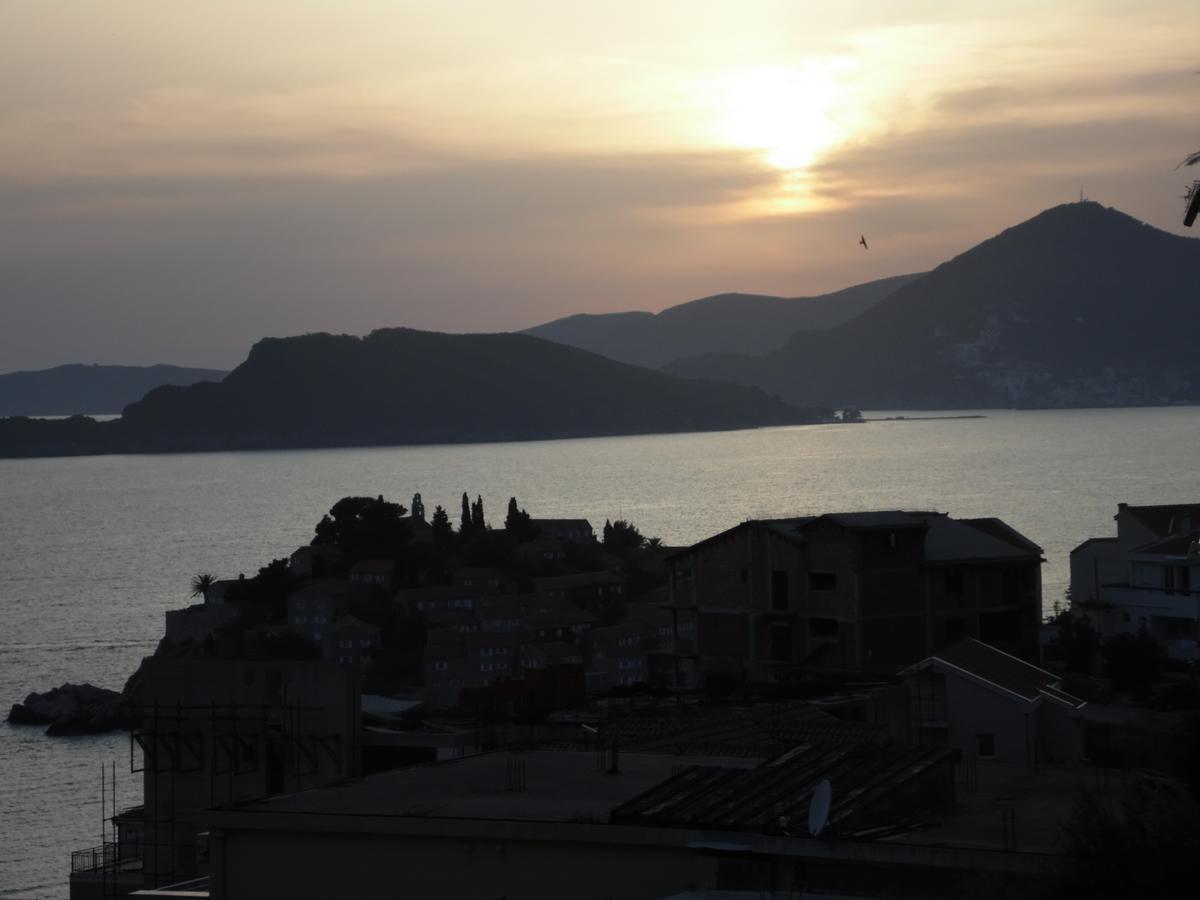 Apartments Slavica Jovanovic Sveti Stefan Bagian luar foto