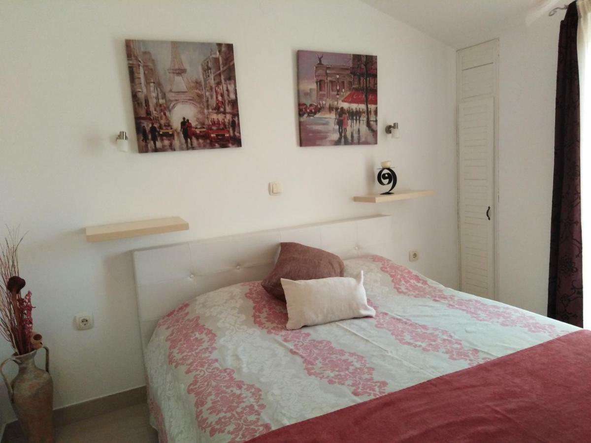Apartments Slavica Jovanovic Sveti Stefan Bagian luar foto